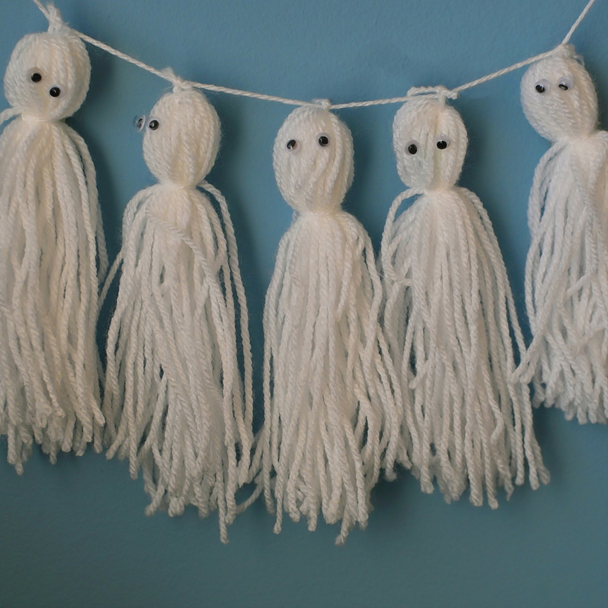 halloween yarn ghosts craft