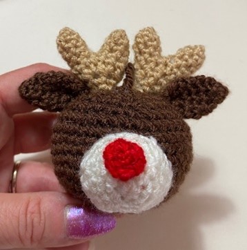 Reindeer amigurumi assembly 3